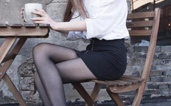 美女露着奶头光胸光屁屁动态图